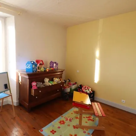 Saint-constant-fournoules-saint-constant, 5 Pieces, 6 Personnes - Fr-1-742-166 Holiday home